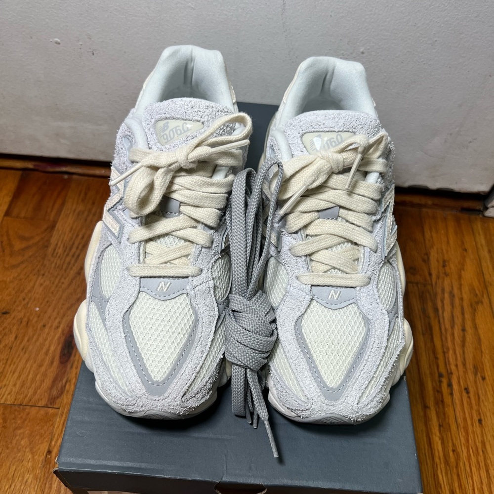 New Balance 9060 in Quartz Grey